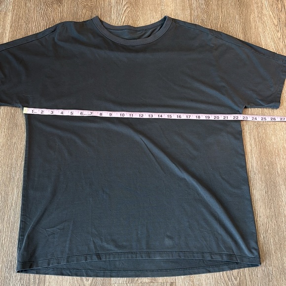 Lululemon oversized fundamental T-shirt. Size L. - Picture 5 of 6